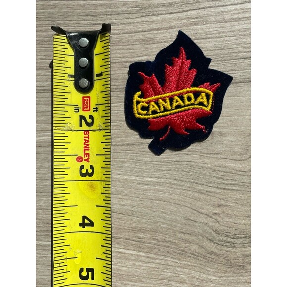 Canadian Patch Lot  Of 4 Iron On Alberta Banff Embroidered Maple Leaf Vintage - Picture 5 of 7